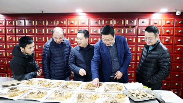 市市场监督管理局党组书记、局长谢志军来馆指导工作
