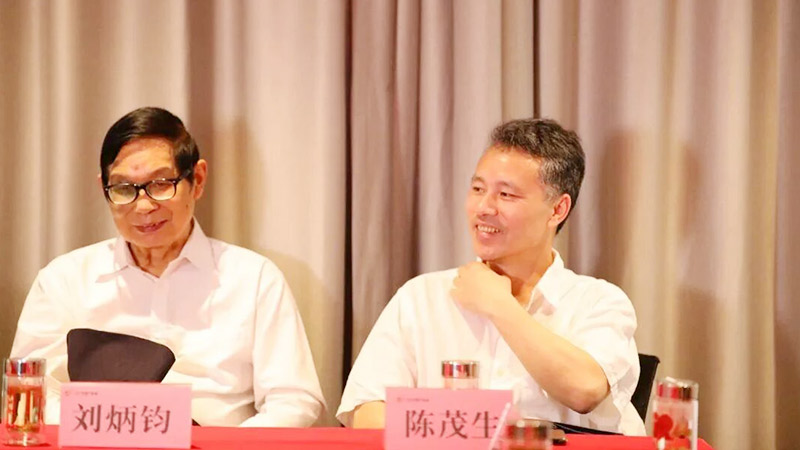 中医发展论坛暨专家义诊活动在汉方神农中医馆成功举办5